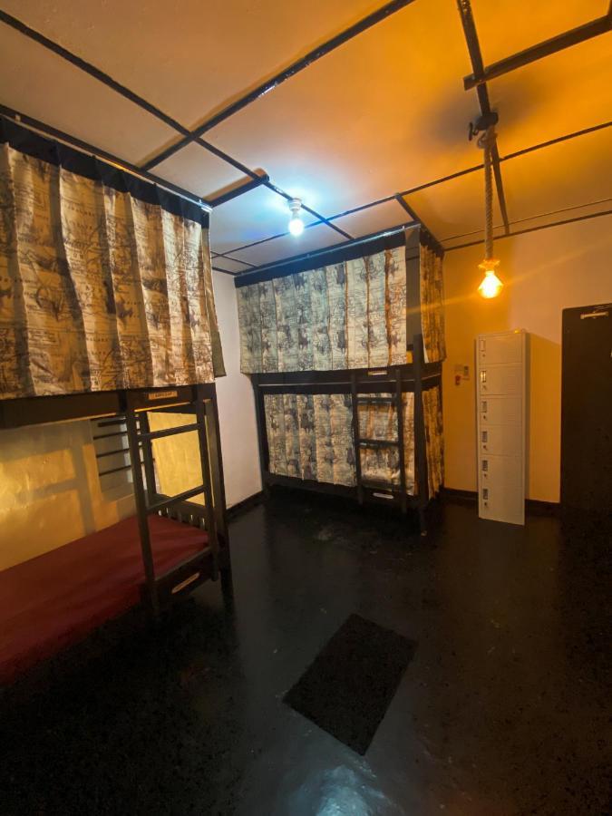 Yoyo Surf Hostel Ahangama Exterior photo
