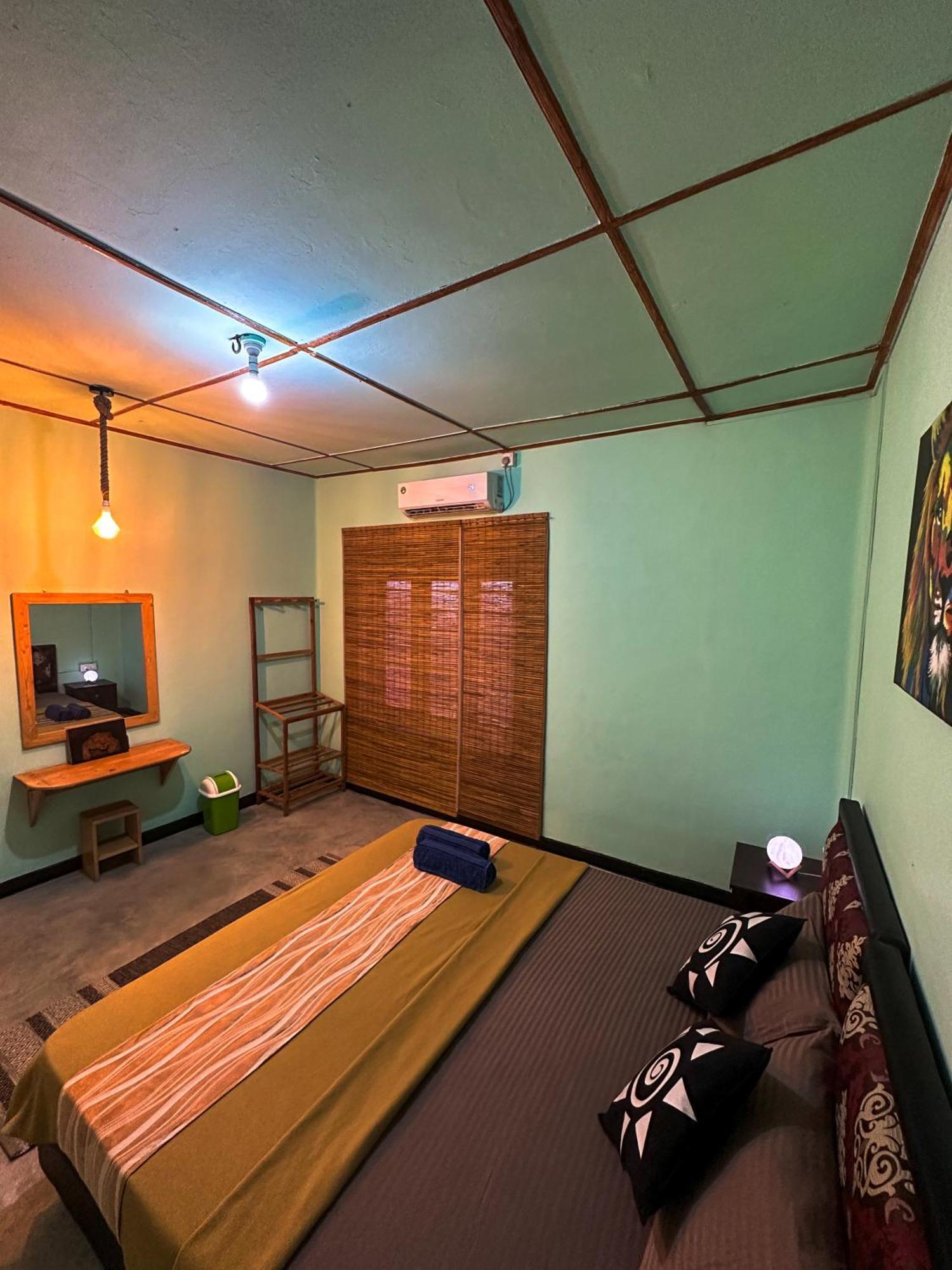 Yoyo Surf Hostel Ahangama Exterior photo